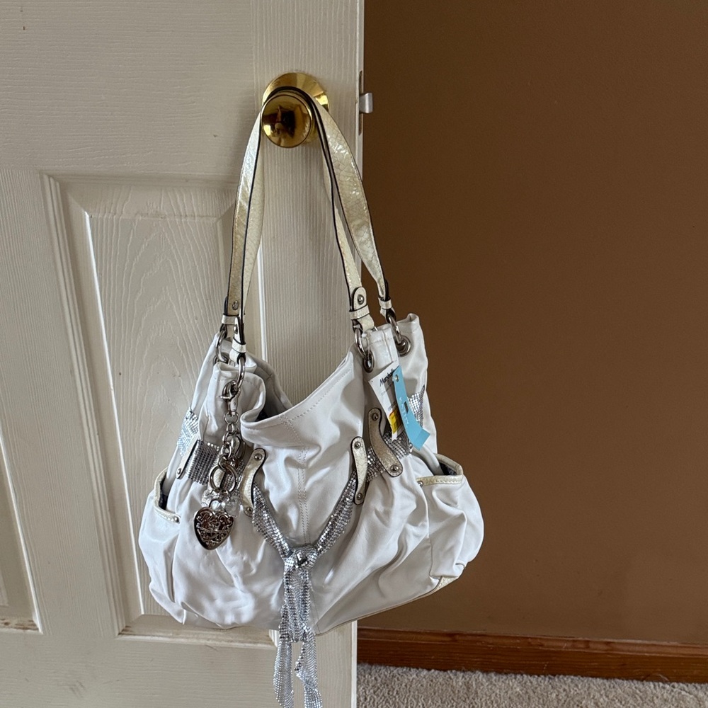 Kathy Van Zeeland White and Silver Shoulder Bag